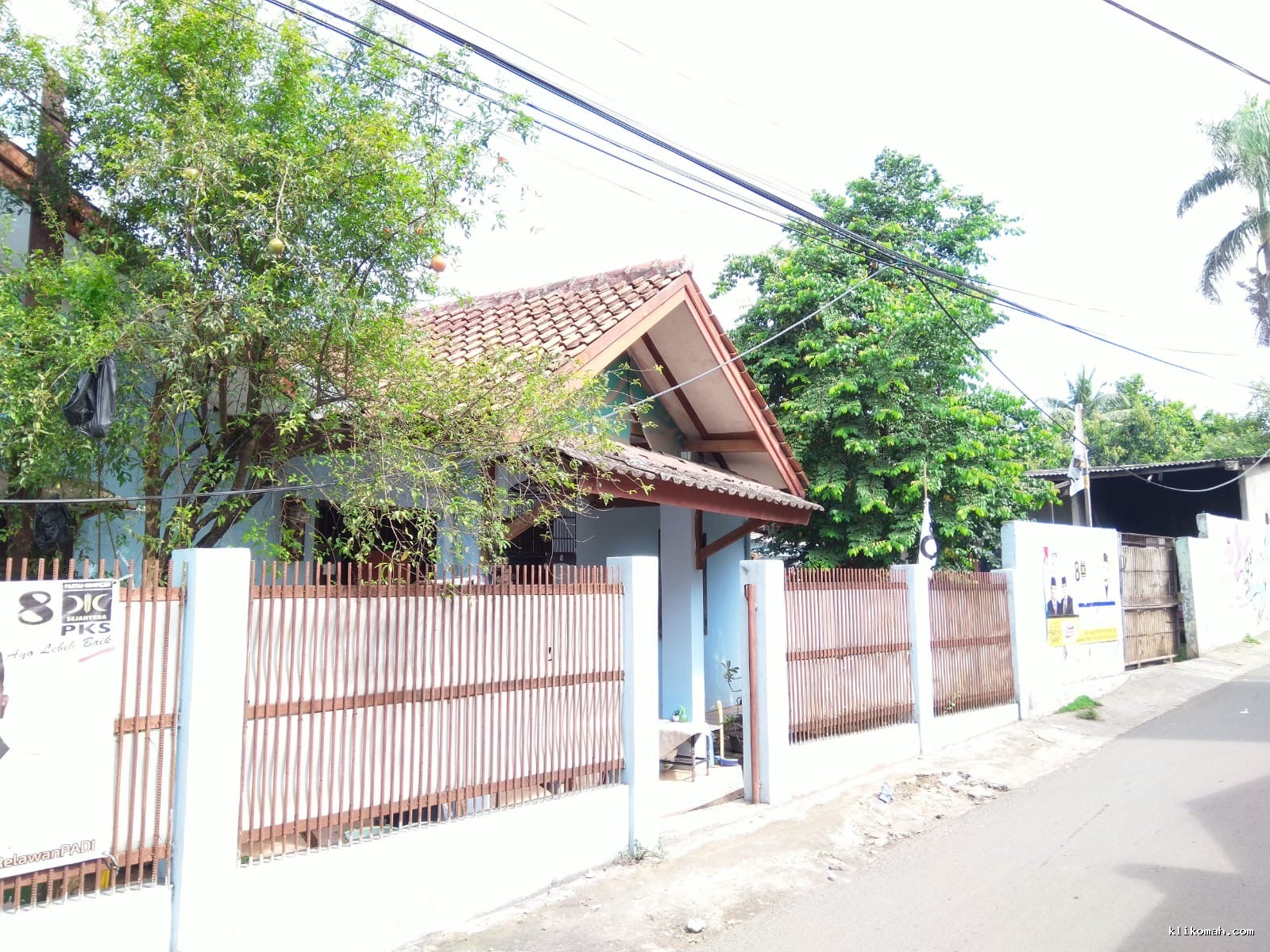 Rumah Luas Di Depan Jalan besar Persis Cocok untuk Usaha